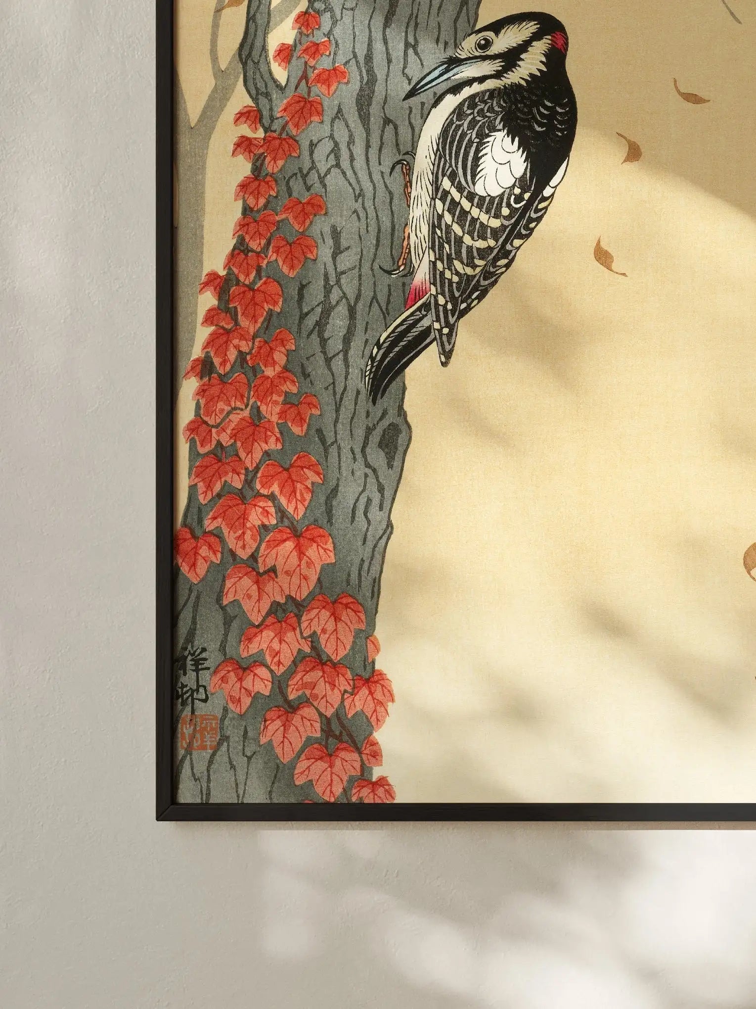 Buntspecht im Herbstlaub - Gerahmte Eleganz - HINORI