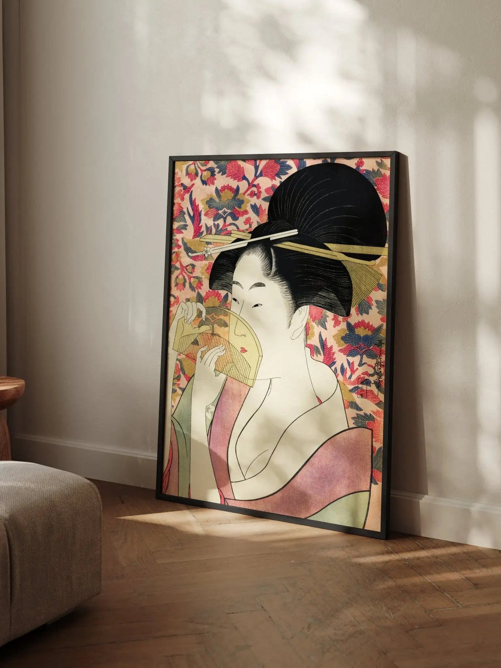 Die Frau mit dem Kamm - Gerahmte Eleganz - HINORI