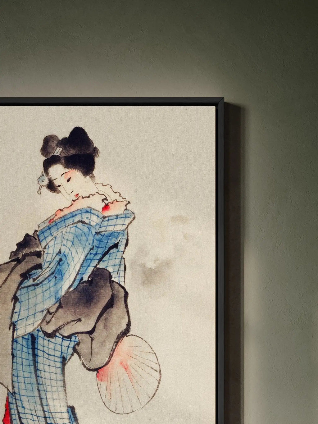 Frau mit Fächer im karierten Kimono - Signature Collection - HINORI