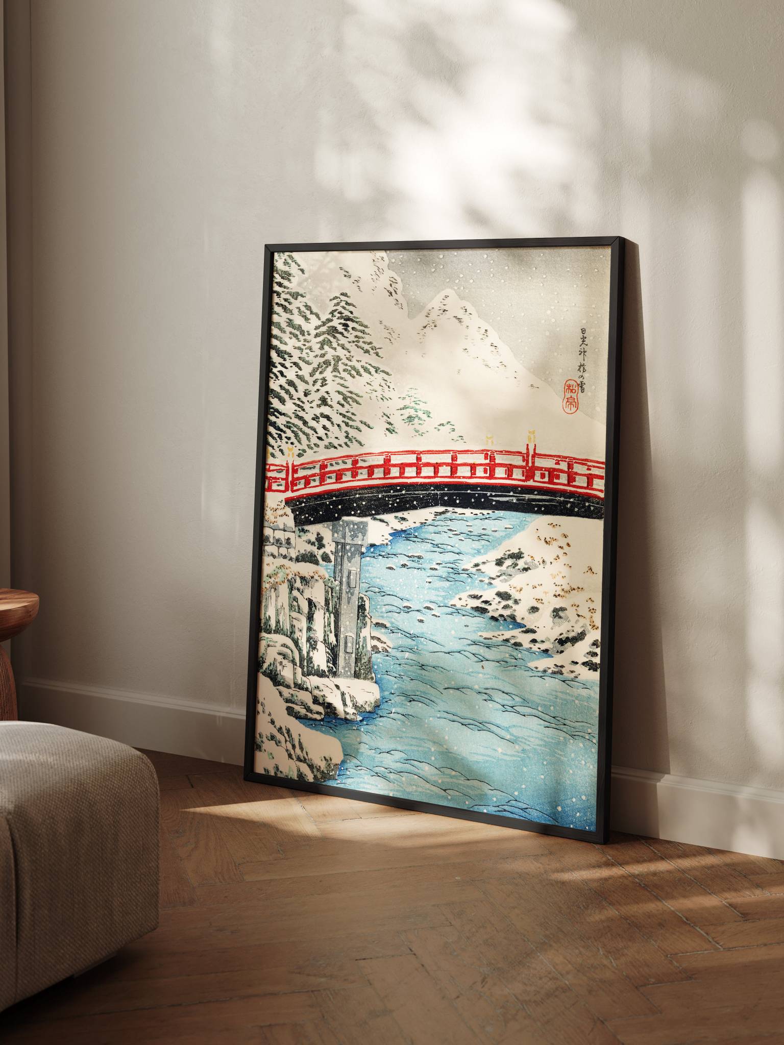 Heilige Brücke im Schneefall - Gerahmte Eleganz