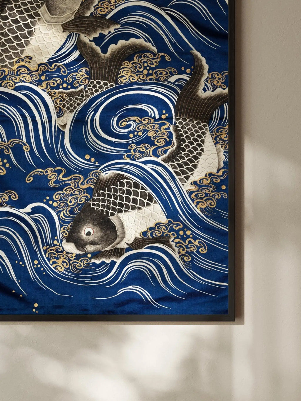 Karpfen in den Wellen - Gerahmte Eleganz - HINORI